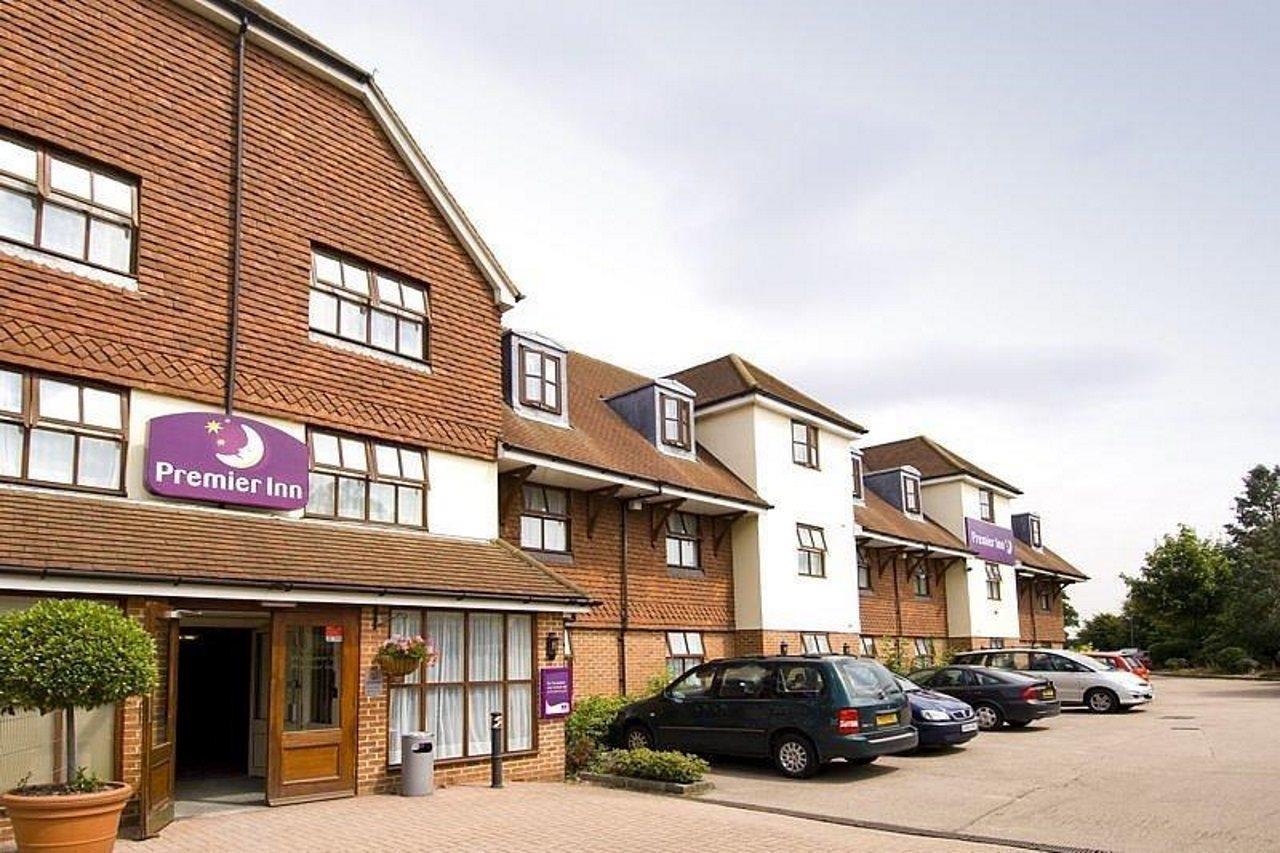 Premier Inn London Gatwick Airport South - London Road Кролі Екстер'єр фото